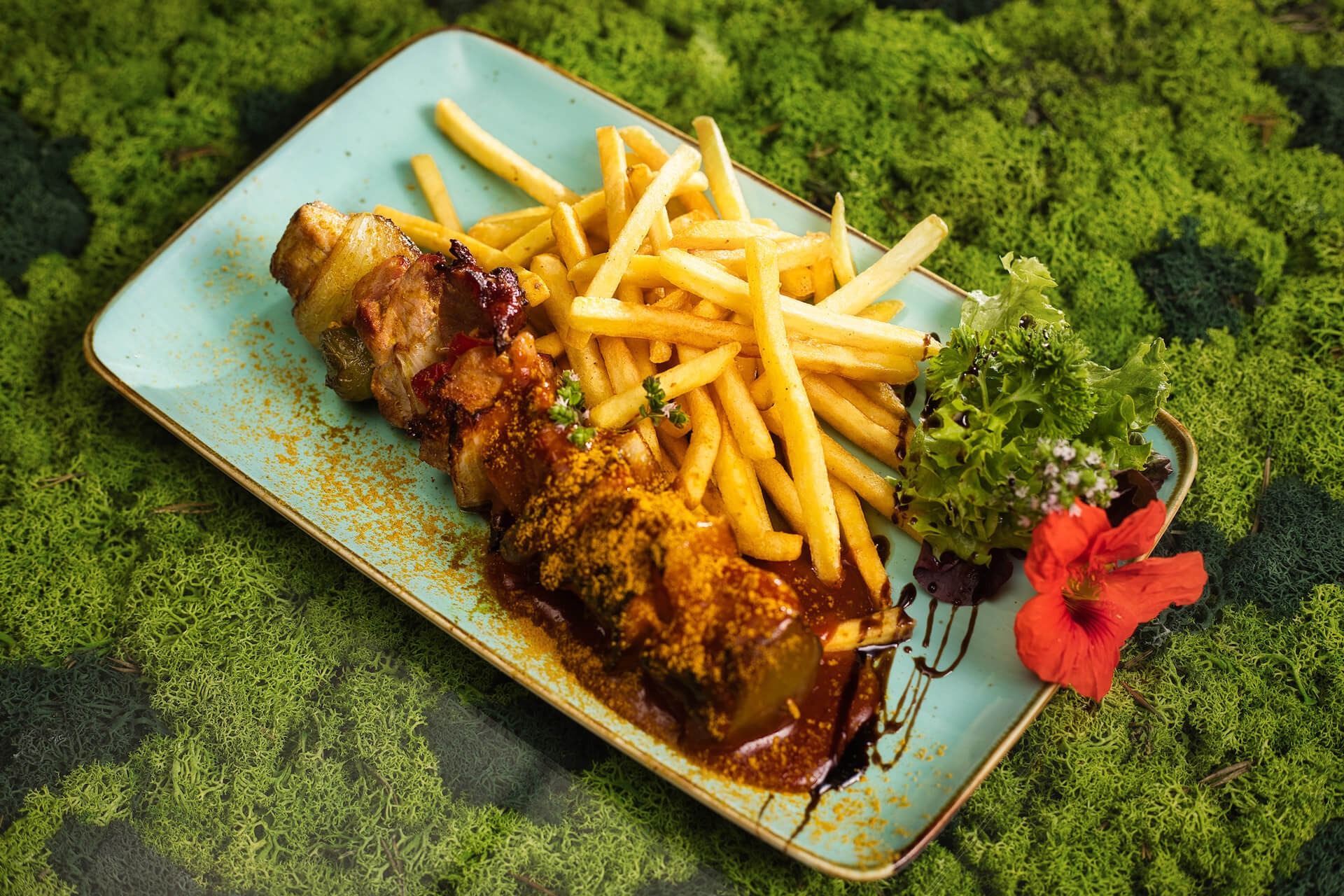 Seewirt Neubäu - Schaschlik á la Gerd mit Pommes und Salatgarnitur