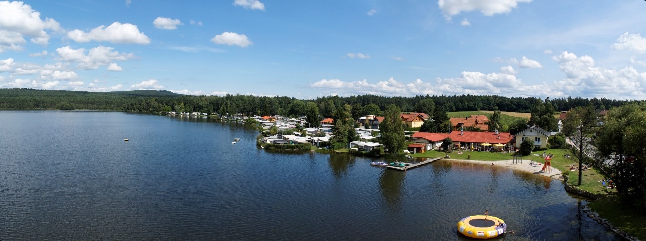 Uferpromenade mit Wassertrampolin - Neubäu