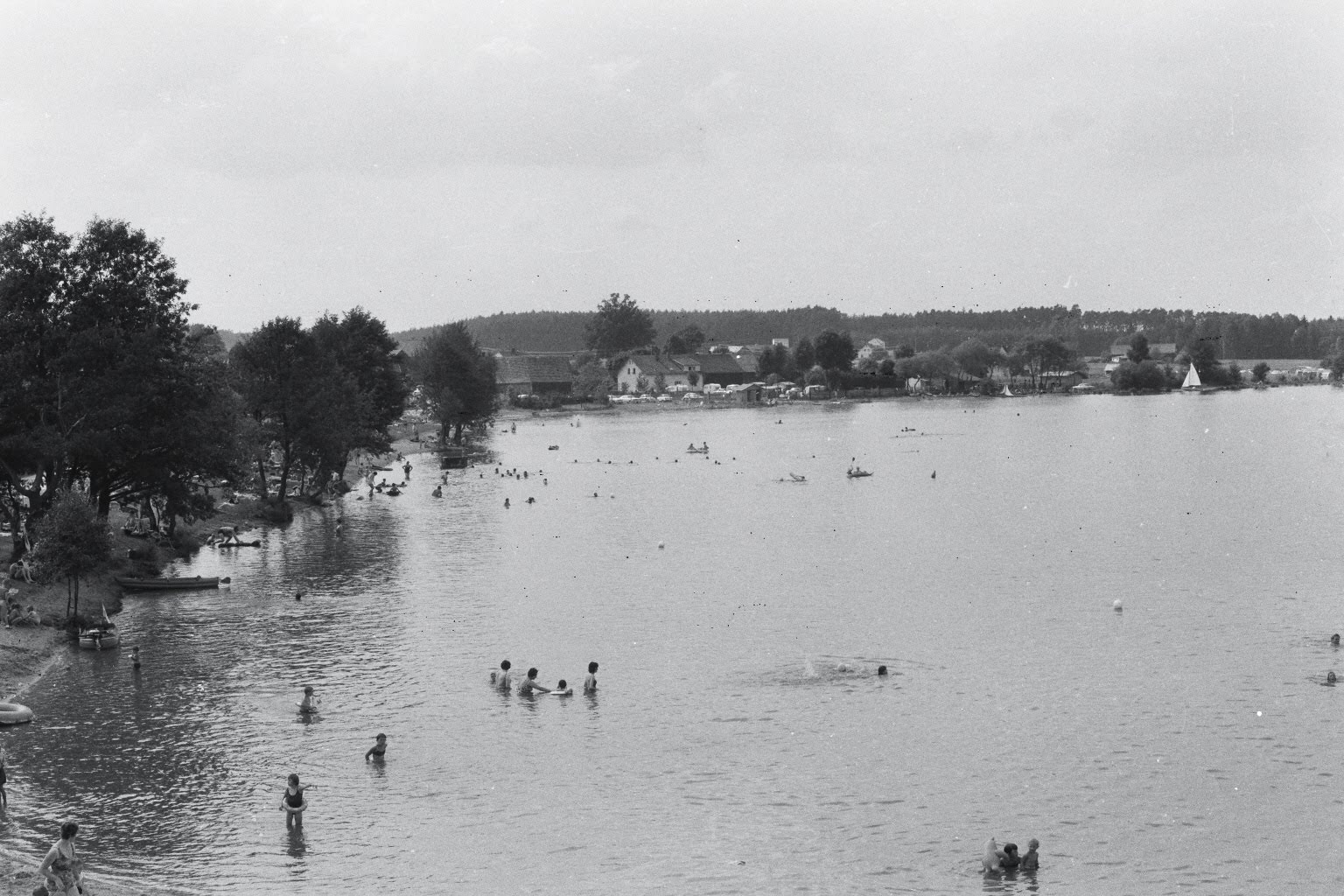 Damals - Neubäuer See Menschen im See früher