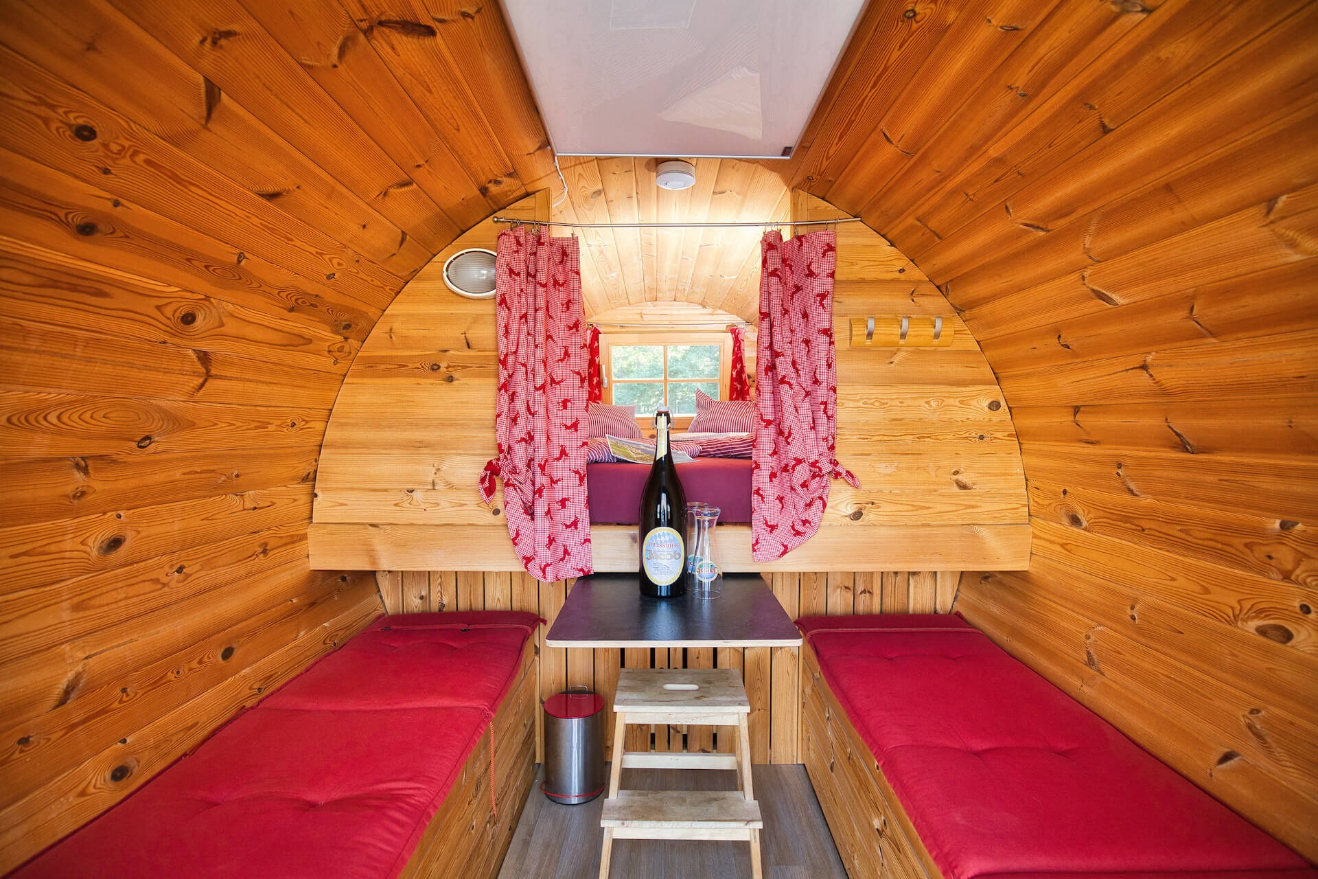 See-Campingpark Neubäu - Campingfass mit Jacob Weißbier